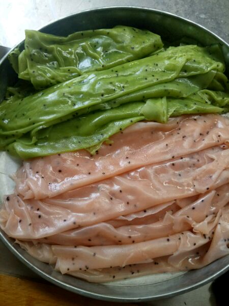 果蔬凉皮机河南彩色凉皮机器价钱多少钱一台